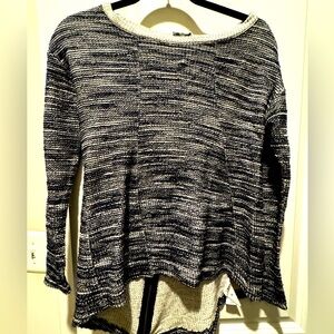 A pea in the pod xs sweater